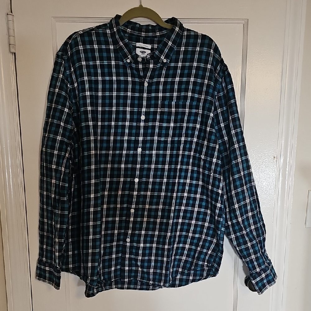 Old Navy Men's Blue and Black Plaid Shirt